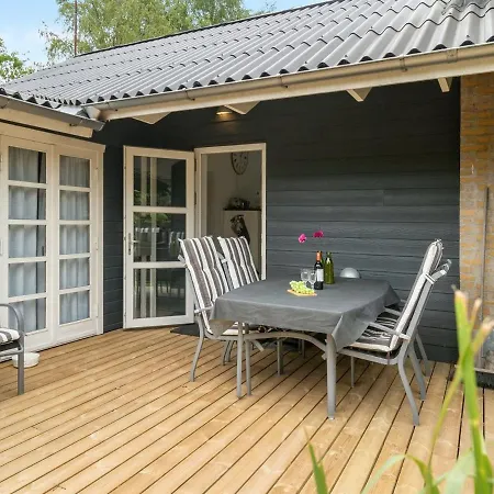 Holiday home Oiva - 450m From The Sea By Interhome