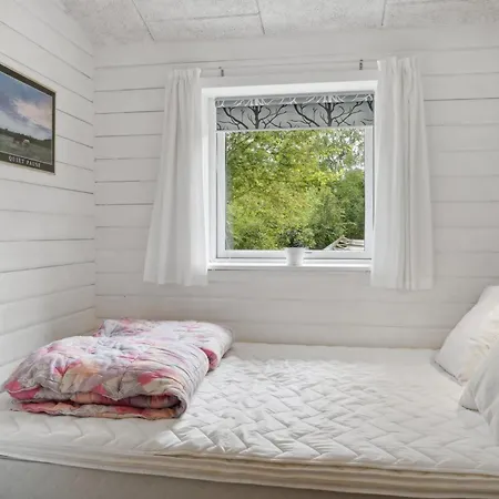 Oiva - 450m From The Sea By Interhome Bøtø By